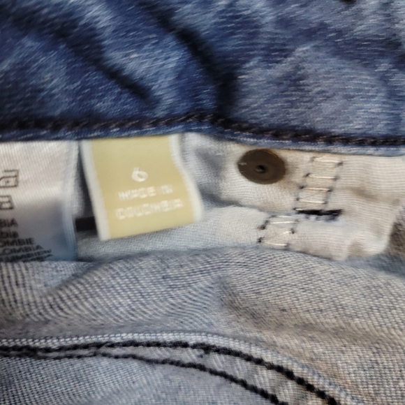 Michael Kors Cropped Ankle Straight Jeans - Picture 10 of 15